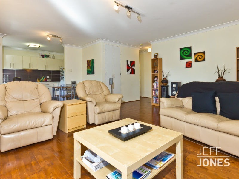 4/11 Galway Street, Greenslopes QLD 4120