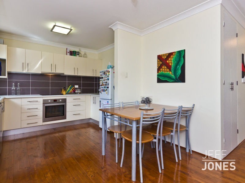 4/11 Galway Street, Greenslopes QLD 4120