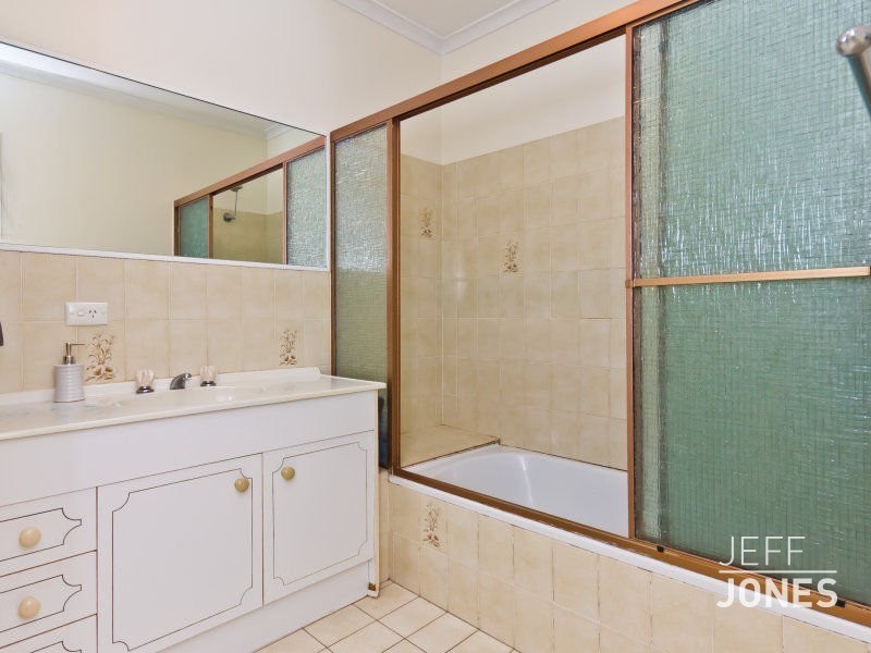 4/11 Galway Street, Greenslopes QLD 4120