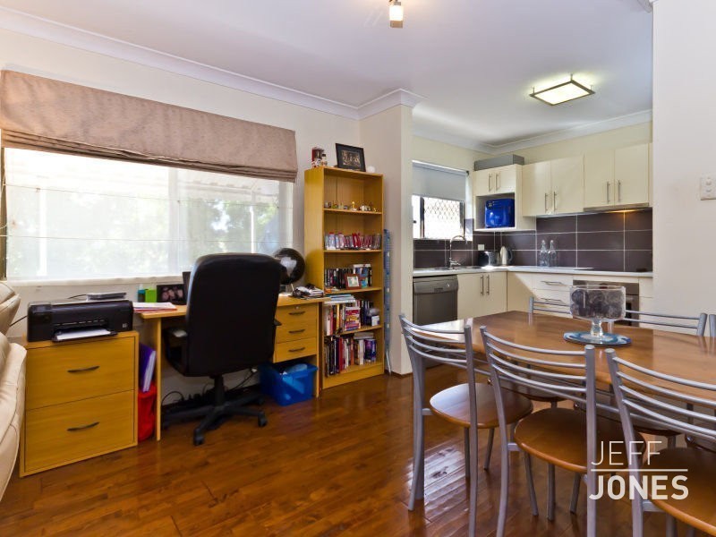 4/11 Galway Street, Greenslopes QLD 4120