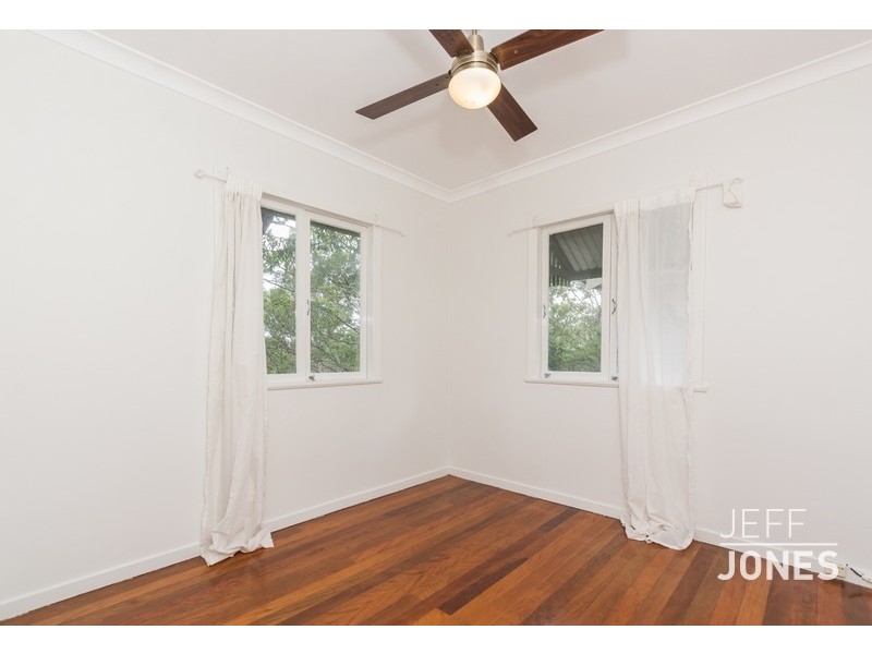 82 Nicholson Street, Greenslopes QLD 4120