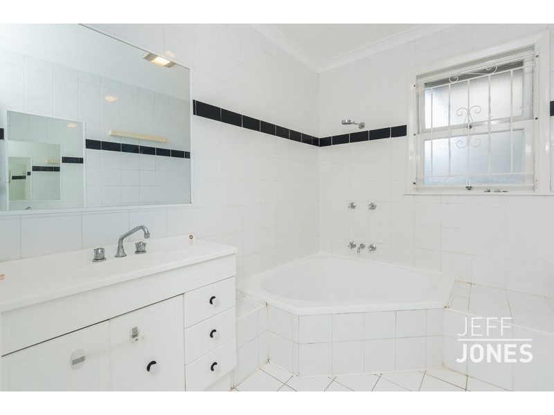 82 Nicholson Street, Greenslopes QLD 4120