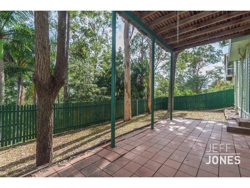 82 Nicholson Street, Greenslopes QLD 4120