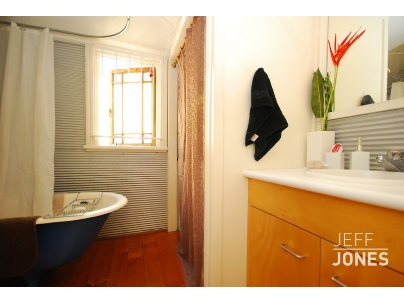 9 Abingdon Street, Woolloongabba QLD 4102