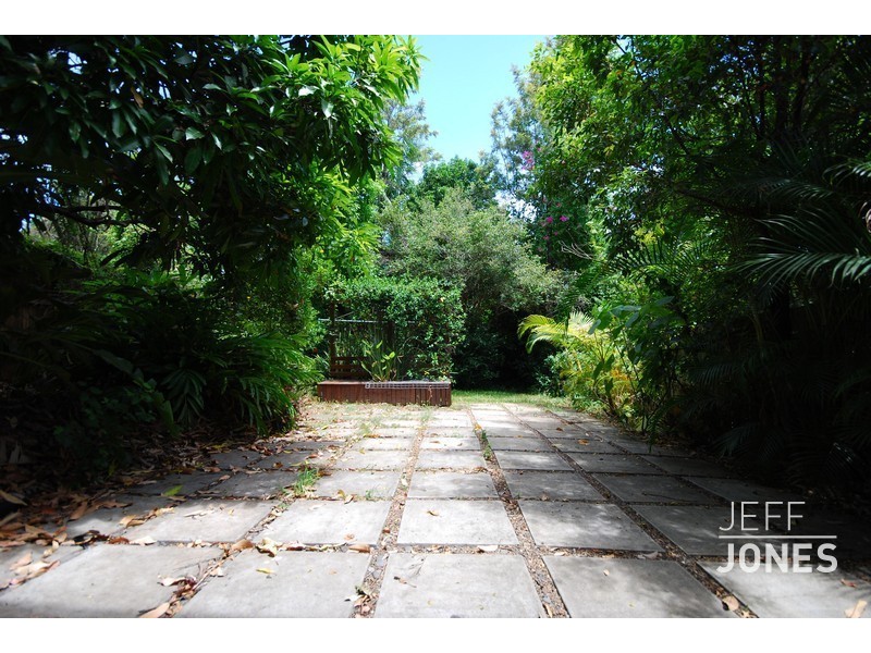 9 Abingdon Street, Woolloongabba QLD 4102