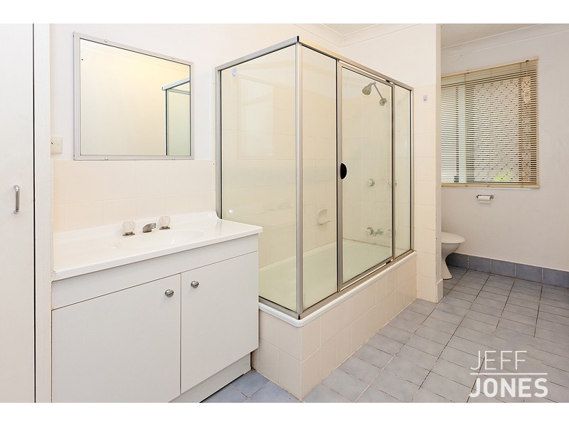 1/46 Nicklin Street, Coorparoo QLD 4151