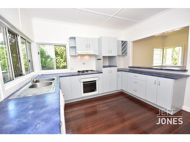 4 Heriot Street, Holland Park QLD 4121