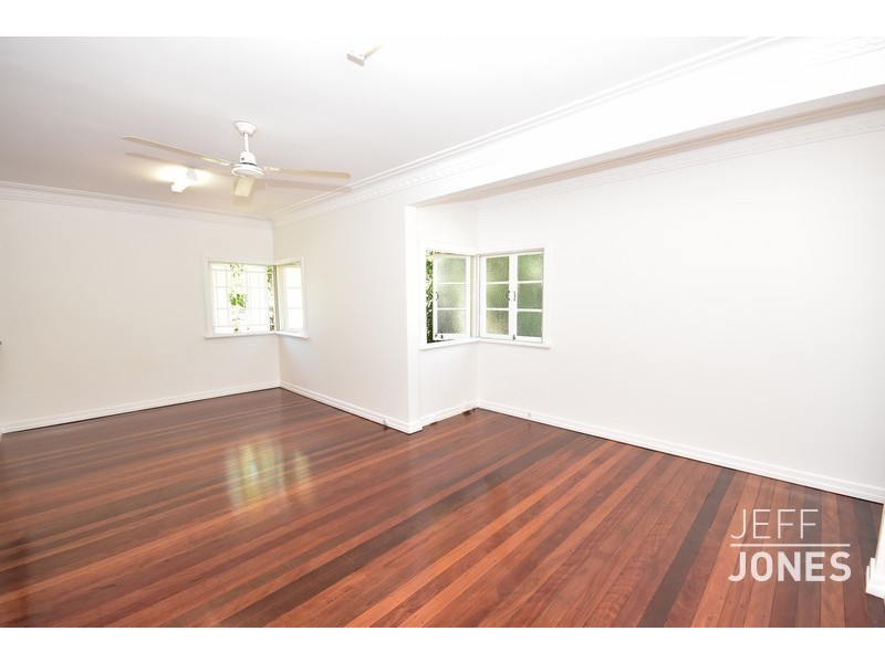 4 Heriot Street, Holland Park QLD 4121