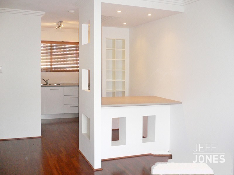 2/81 Kitchener Street, Coorparoo QLD 4151