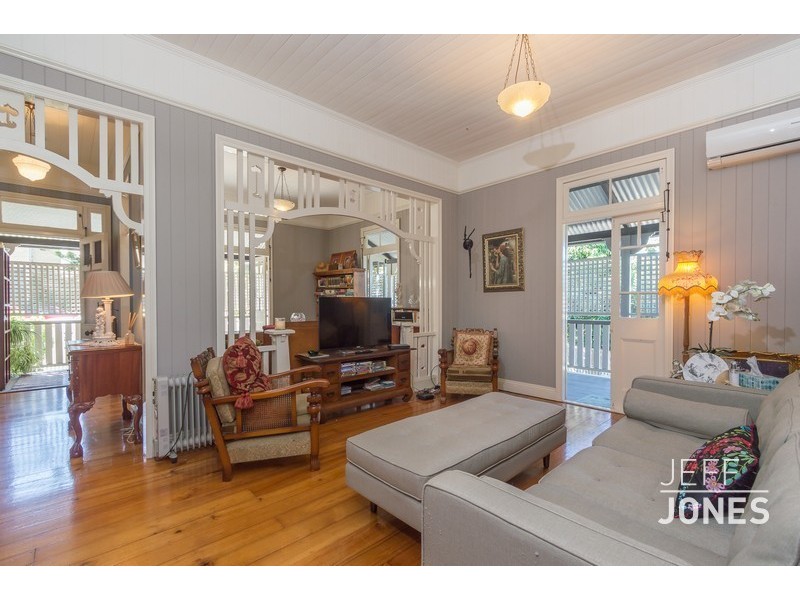 15 Lomond Terrace, East Brisbane QLD 4169