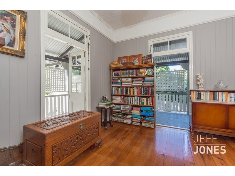 15 Lomond Terrace, East Brisbane QLD 4169