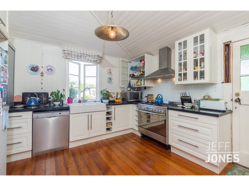 15 Lomond Terrace, East Brisbane QLD 4169