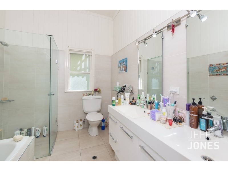 15 Lomond Terrace, East Brisbane QLD 4169