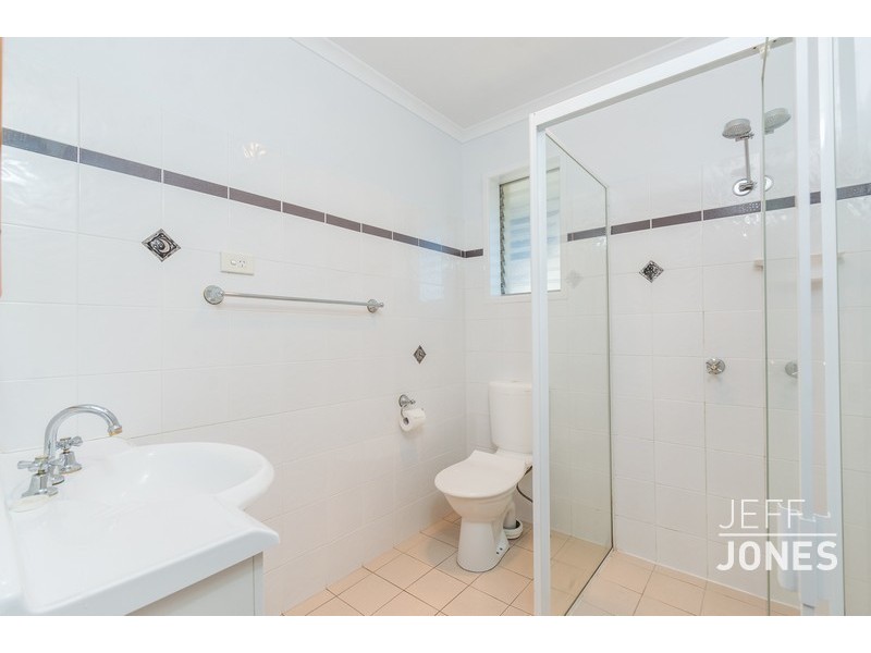 1/6 Flora Street, Greenslopes QLD 4120