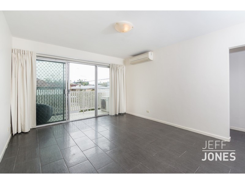 2/8 Regina Street, Greenslopes QLD 4120