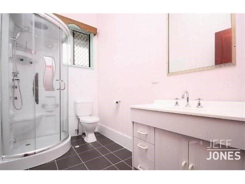 55 Cleveland Street, Greenslopes QLD 4120