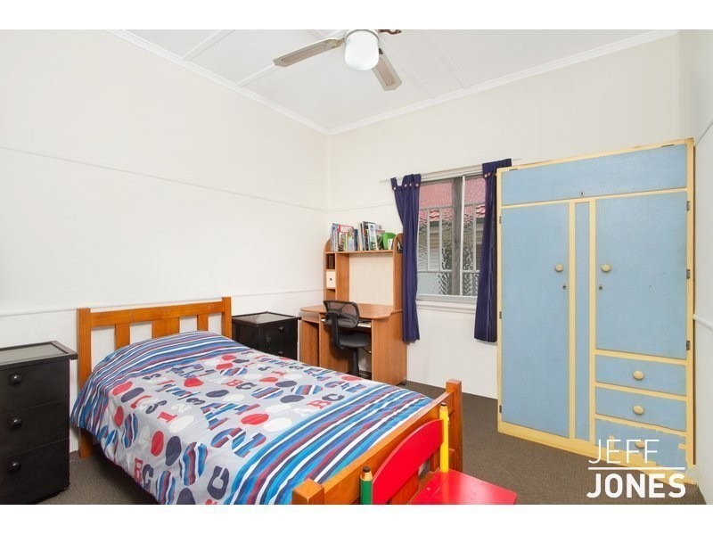 22 Marquis Street, Greenslopes QLD 4120