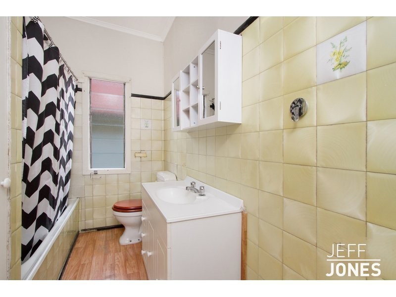 22 Marquis Street, Greenslopes QLD 4120