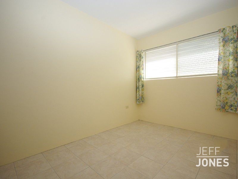 1/4 Stamford Street, Yeerongpilly QLD 4105