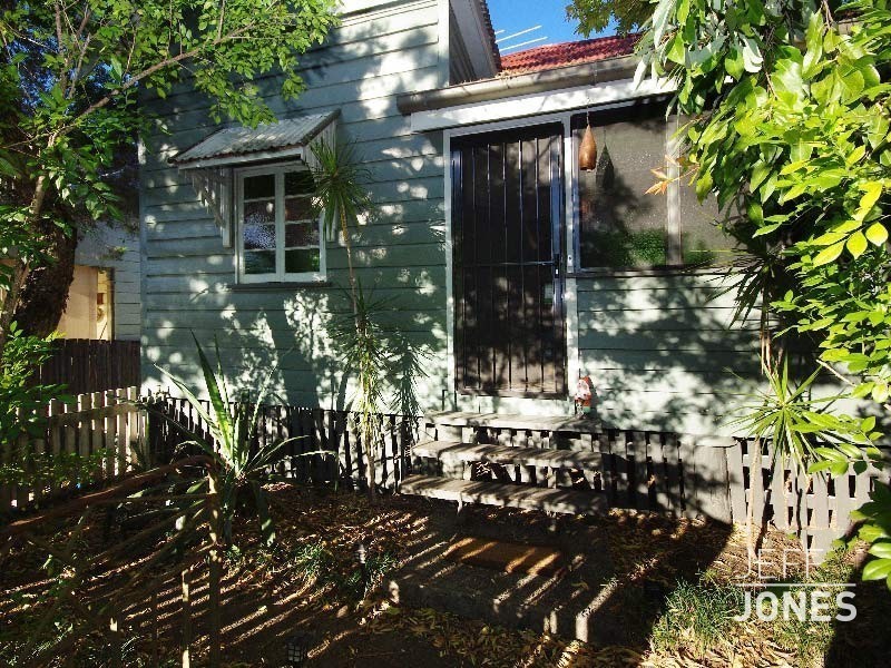 39 Heidelberg Street, East Brisbane QLD 4169