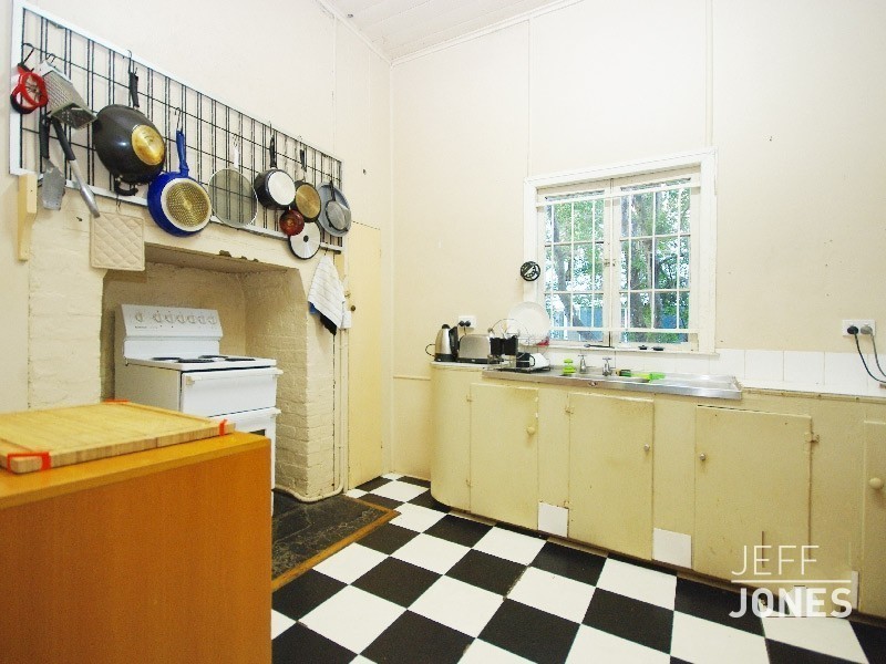 39 Heidelberg Street, East Brisbane QLD 4169