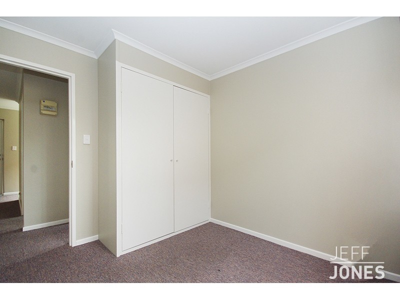 1/84 Victoria Terrace, Greenslopes QLD 4120