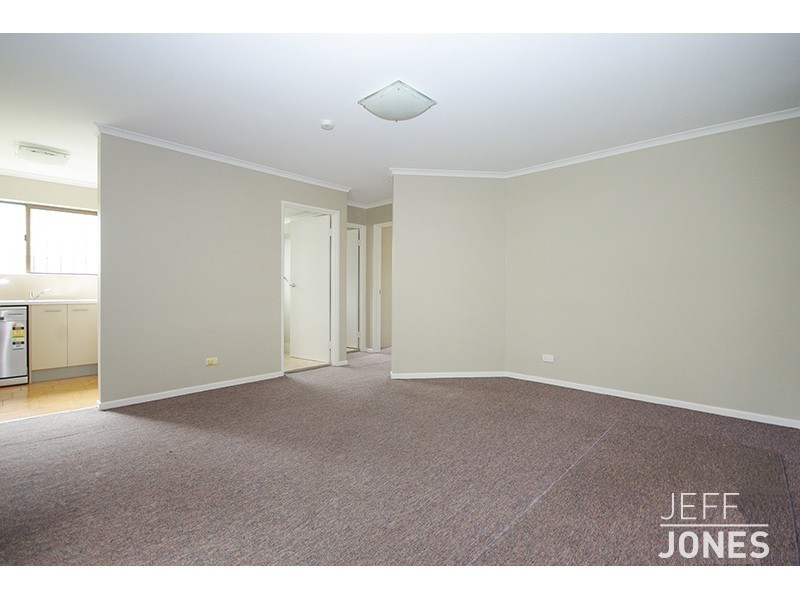 1/84 Victoria Terrace, Greenslopes QLD 4120