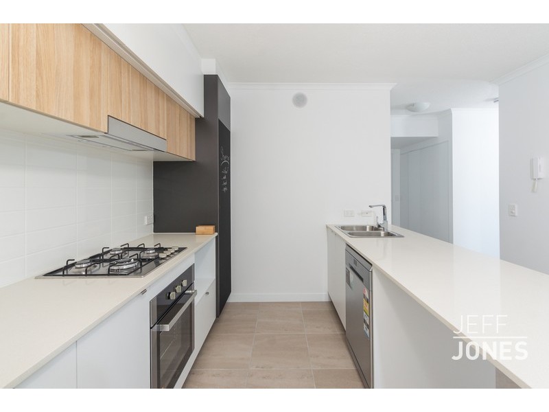 209/283 Logan Road, Greenslopes QLD 4120