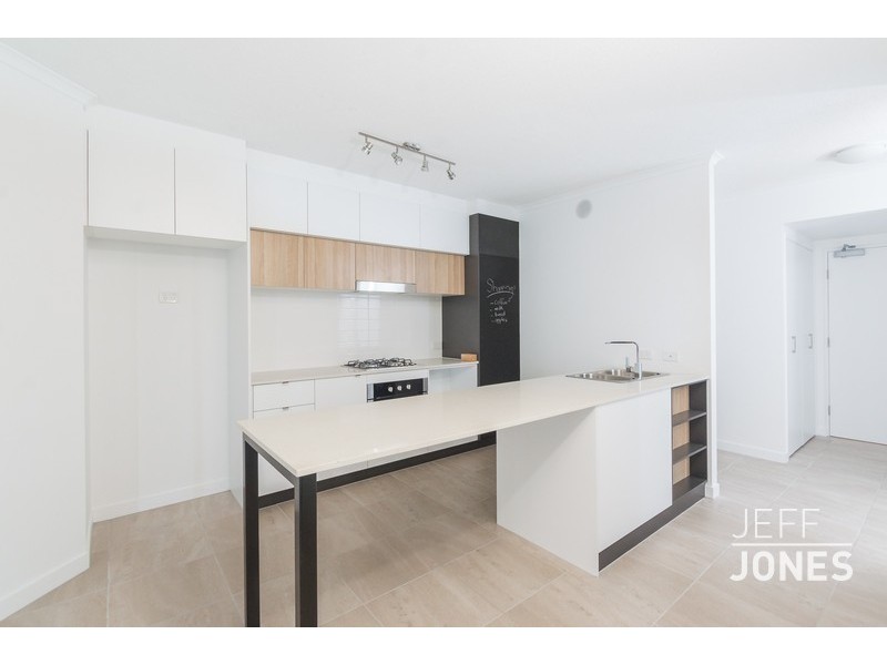 209/283 Logan Road, Greenslopes QLD 4120