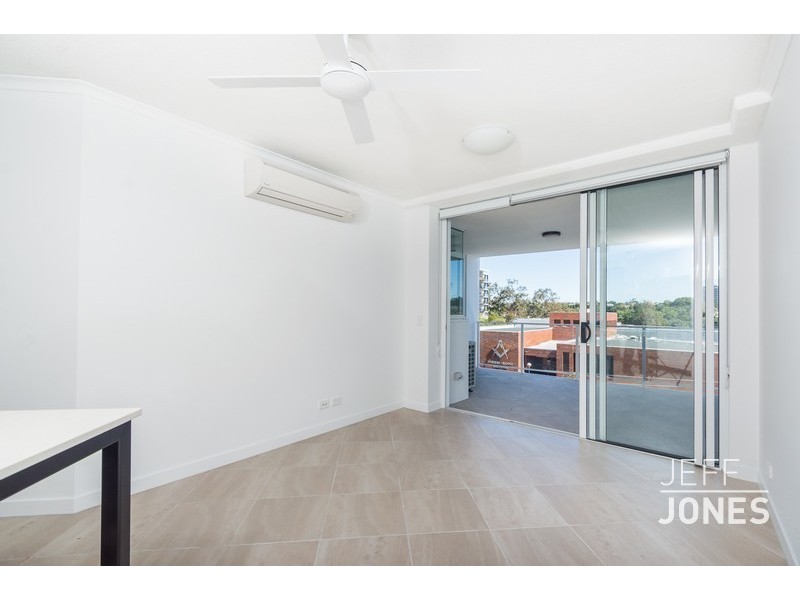 209/283 Logan Road, Greenslopes QLD 4120