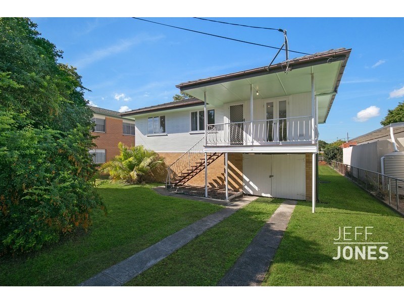 20 William Parade, Fairfield QLD 4103