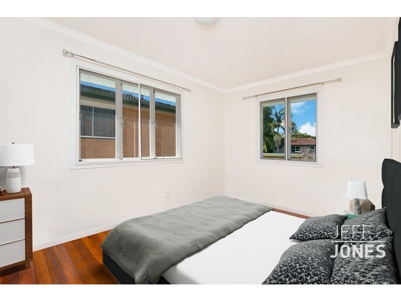 20 William Parade, Fairfield QLD 4103