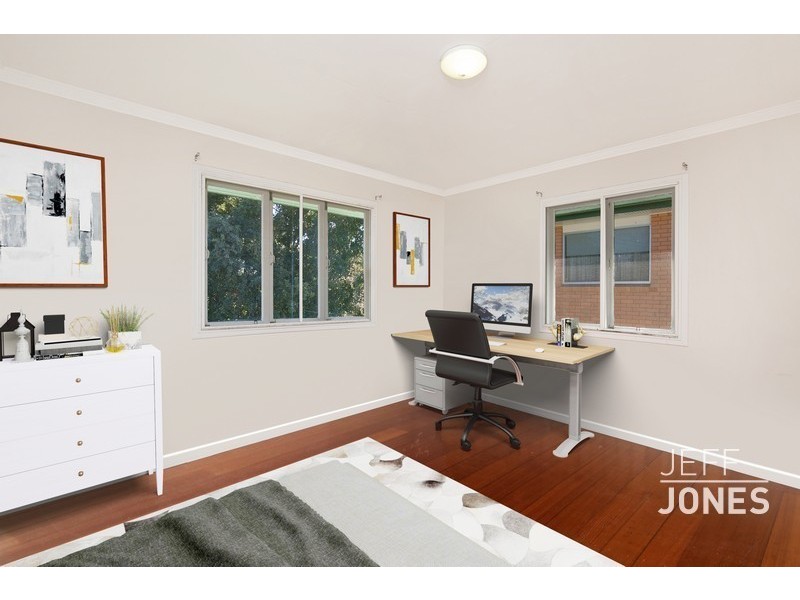 20 William Parade, Fairfield QLD 4103