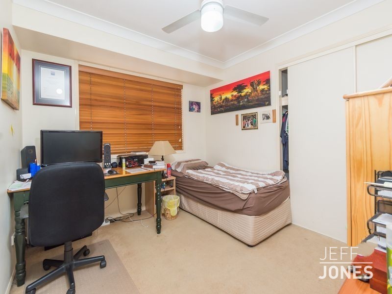 6 Crown Place, Carindale QLD 4152
