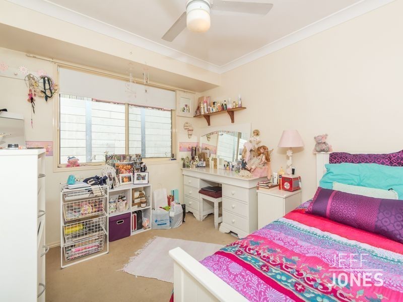 6 Crown Place, Carindale QLD 4152