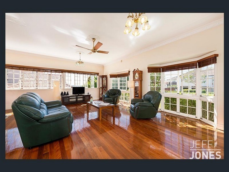 27 Spica Street, Coorparoo QLD 4151