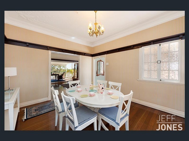 27 Spica Street, Coorparoo QLD 4151