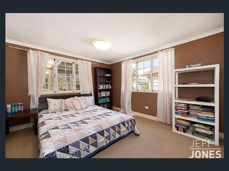 27 Spica Street, Coorparoo QLD 4151