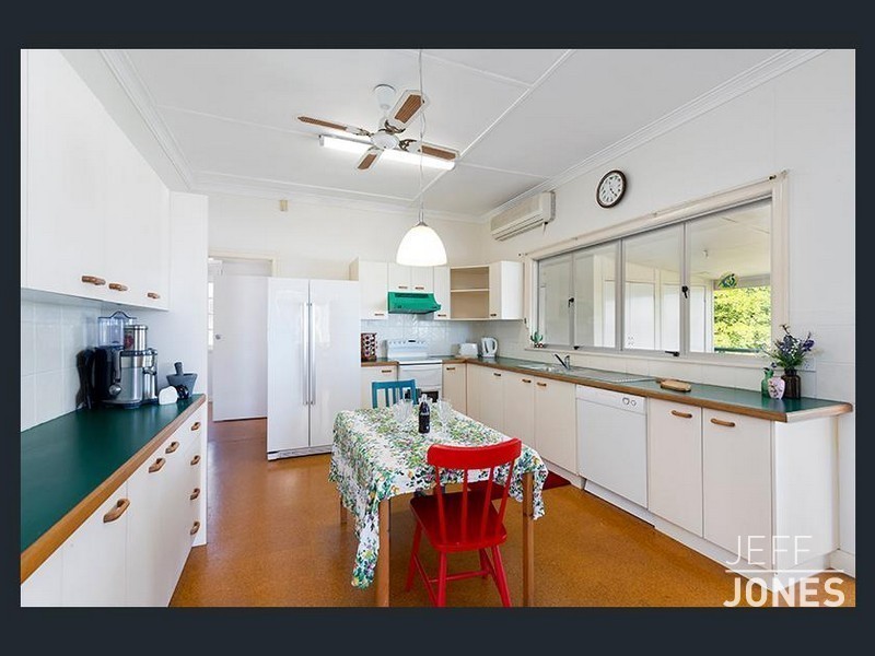 27 Spica Street, Coorparoo QLD 4151