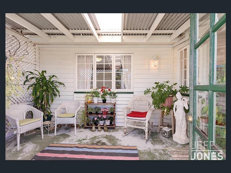 27 Spica Street, Coorparoo QLD 4151