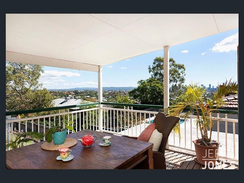 27 Spica Street, Coorparoo QLD 4151