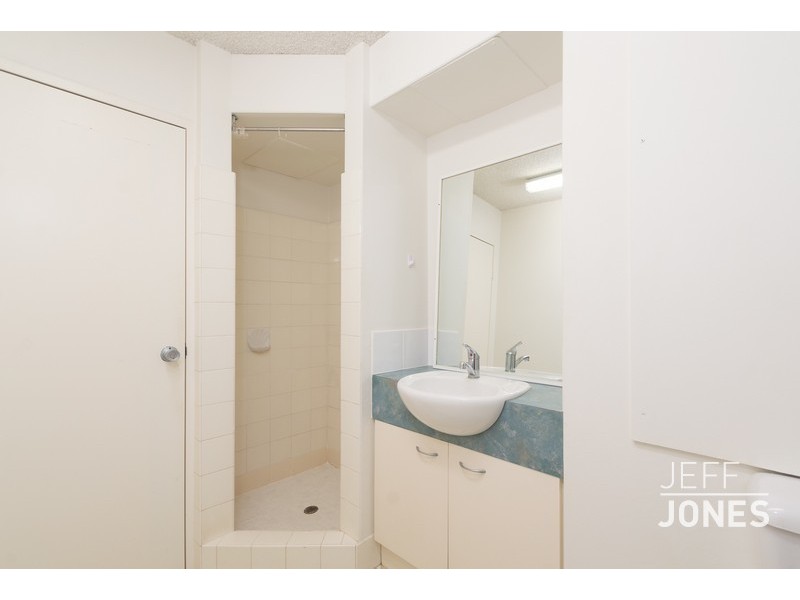 2/26 Brae Street, Coorparoo QLD 4151