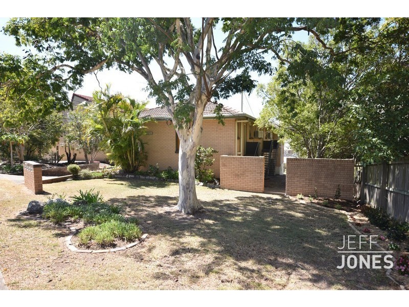 2/20 McLay Street, Coorparoo QLD 4151