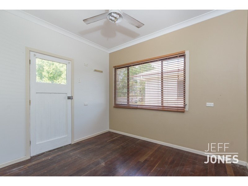 94 Earl Street, Greenslopes QLD 4120