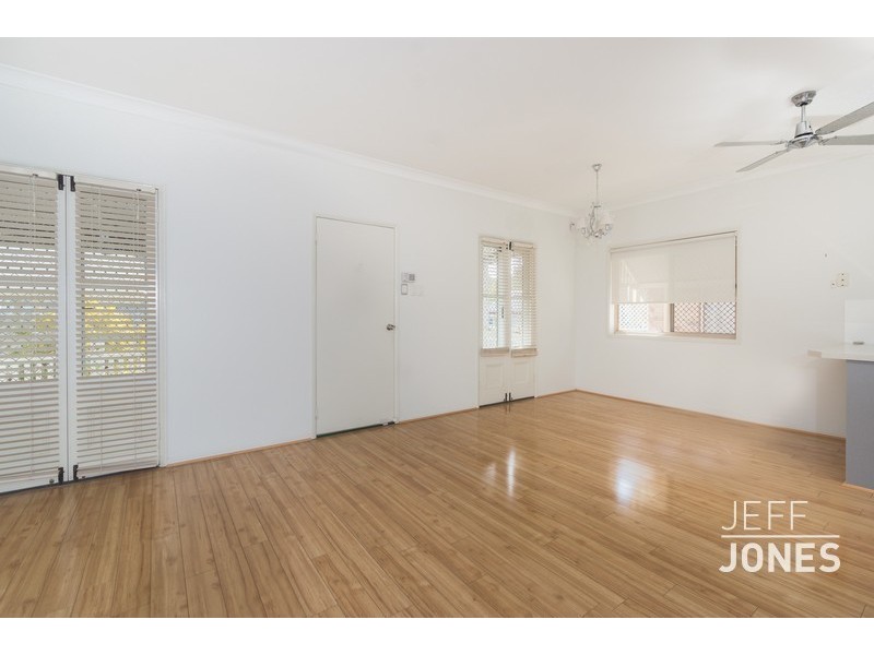 7 Burke Street, Coorparoo QLD 4151