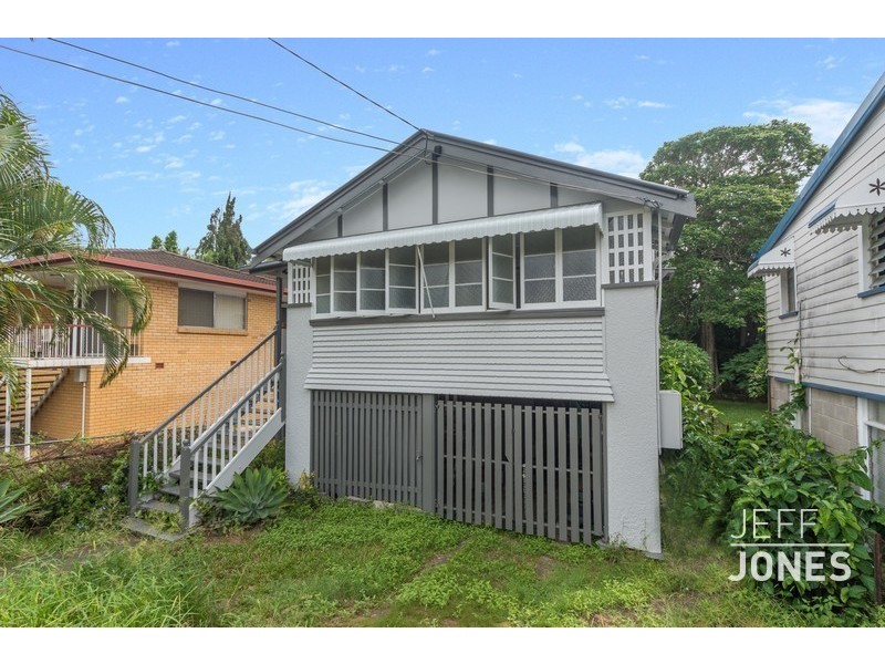 25 Thomas Street, Greenslopes QLD 4120