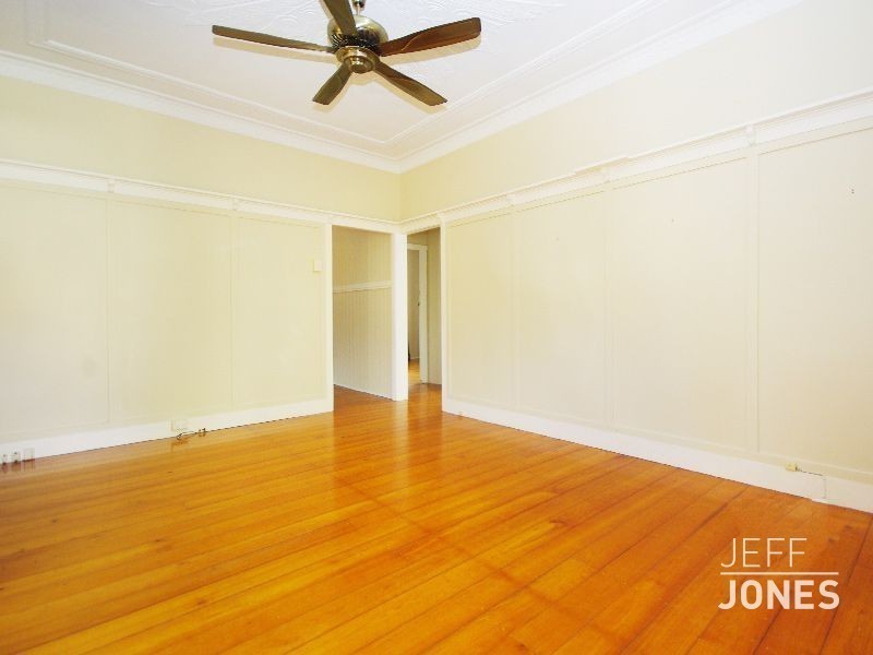 25 Thomas Street, Greenslopes QLD 4120