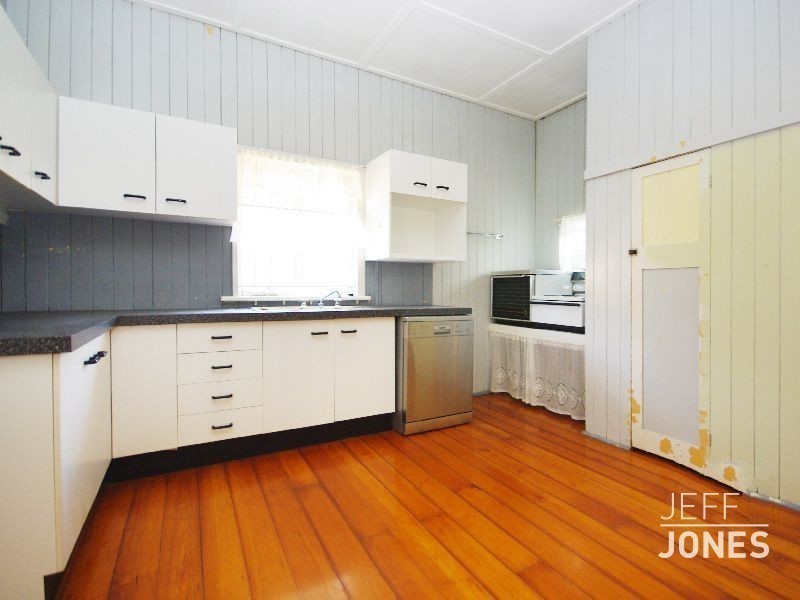 25 Thomas Street, Greenslopes QLD 4120