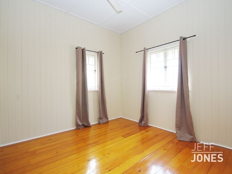 25 Thomas Street, Greenslopes QLD 4120