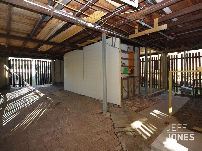 25 Thomas Street, Greenslopes QLD 4120